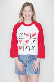 Tic Tac Toe Love Raglan by Caramelo Trend